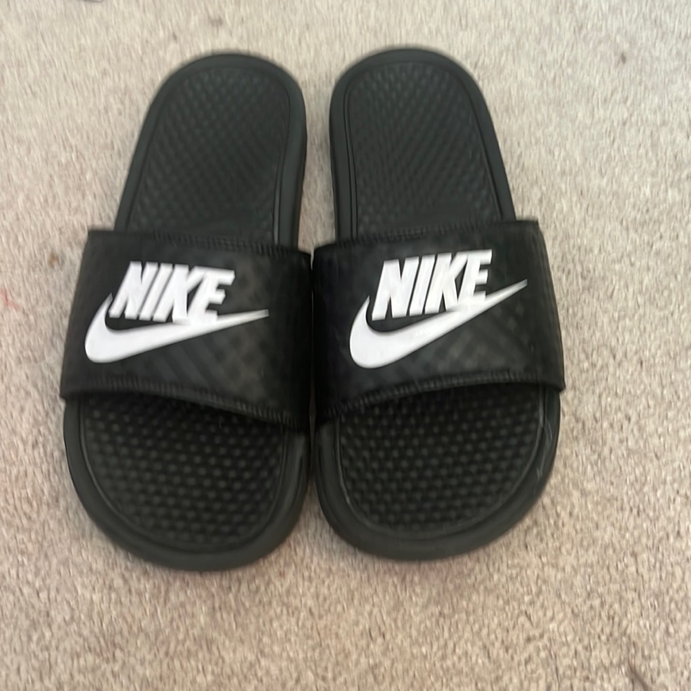 Nike slides women 10